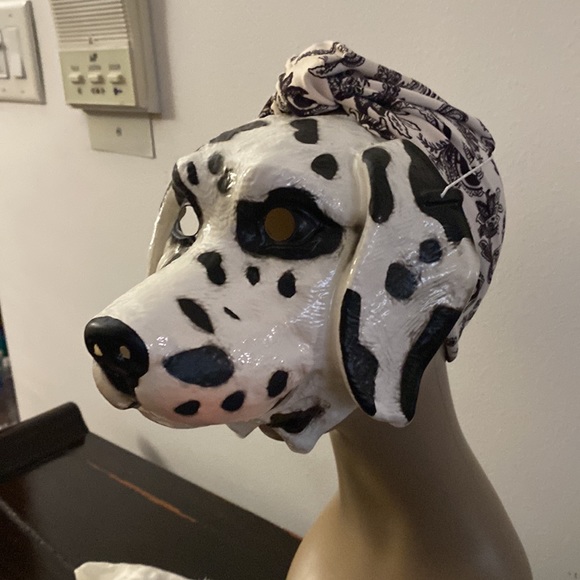 - New adorable Dalmatian dog mask - Picture 2 of 2